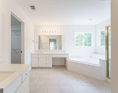 3272 Pomarine Lane - Photo Thumbnail 31
