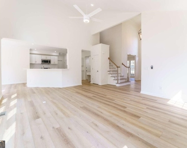 3272 Pomarine Lane - Photo Thumbnail 15