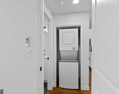 360 Ponce De Leon Avenue Ne - Photo Thumbnail 10