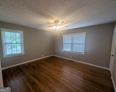 6115 Jewell Bennett Road - Photo Thumbnail 12