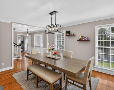 317 Craig Drive - Photo Thumbnail 12