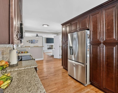 317 Craig Drive - Photo Thumbnail 10