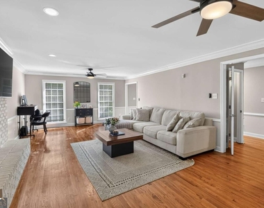 317 Craig Drive - Photo Thumbnail 9