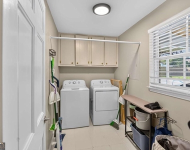 317 Craig Drive - Photo Thumbnail 23