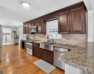 317 Craig Drive - Photo Thumbnail 11