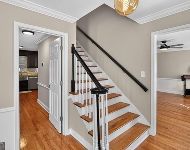 317 Craig Drive - Photo Thumbnail 7
