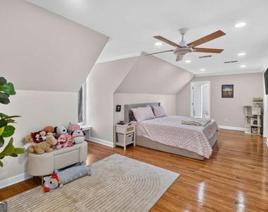 317 Craig Drive - Photo Thumbnail 14