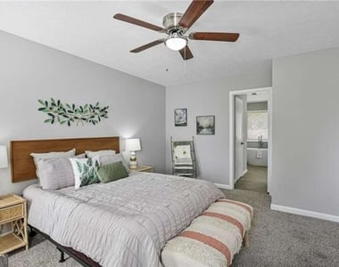 1312 Lake Paradise Road - Photo Thumbnail 10
