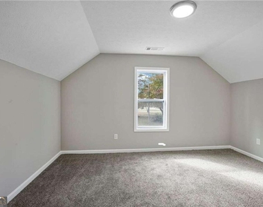 1312 Lake Paradise Road - Photo Thumbnail 13