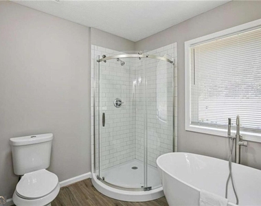 1312 Lake Paradise Road - Photo Thumbnail 14