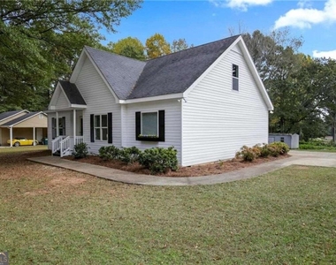 1312 Lake Paradise Road - Photo Thumbnail 1