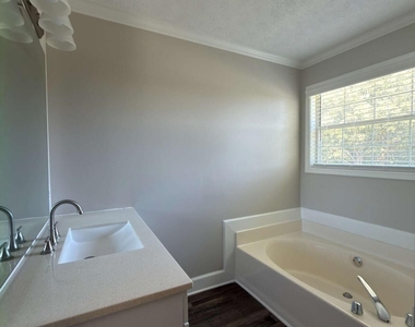 252 Thorn Brook Circle - Photo Thumbnail 8