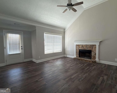 252 Thorn Brook Circle - Photo Thumbnail 3