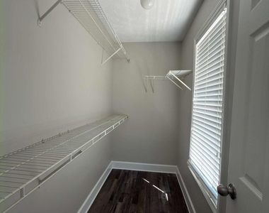 252 Thorn Brook Circle - Photo Thumbnail 6