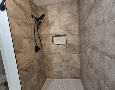 1875 Brewer Boulevard Sw - Photo Thumbnail 5