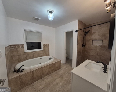 1875 Brewer Boulevard Sw - Photo Thumbnail 7