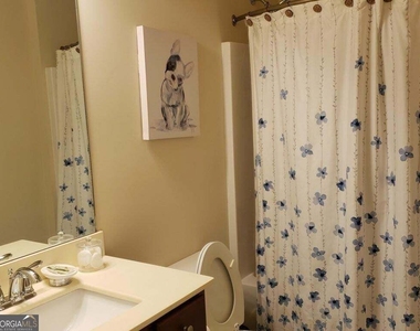 323 Hardy Ives Lane - Photo Thumbnail 8