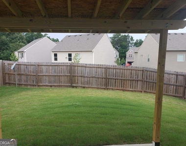 323 Hardy Ives Lane - Photo Thumbnail 10