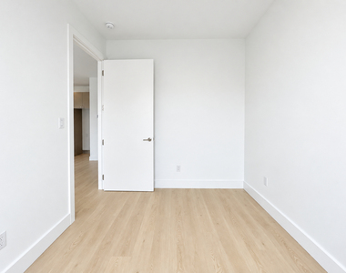 837 Maple Street - Photo Thumbnail 8