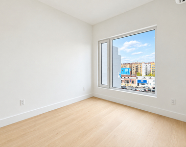 837 Maple Street - Photo Thumbnail 5