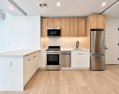 80 Linden Blvd - Photo Thumbnail 2