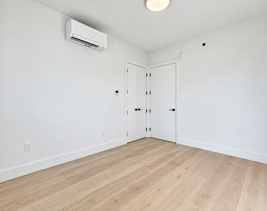 80 Linden Blvd - Photo Thumbnail 9
