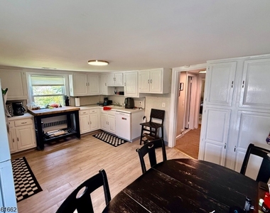 80 North St - Photo Thumbnail 3