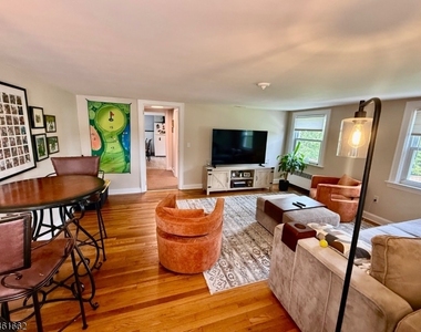 80 North St - Photo Thumbnail 8