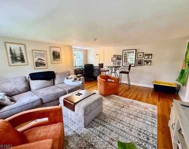 80 North St - Photo Thumbnail 9