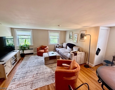 80 North St - Photo Thumbnail 7