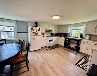 80 North St - Photo Thumbnail 1