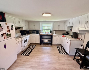 80 North St - Photo Thumbnail 2