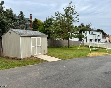 288 Greenwood Ave - Photo Thumbnail 23
