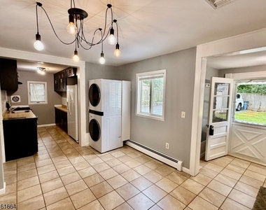 288 Greenwood Ave - Photo Thumbnail 11