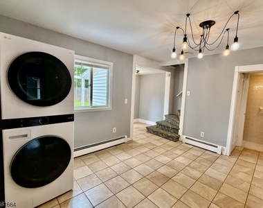 288 Greenwood Ave - Photo Thumbnail 7
