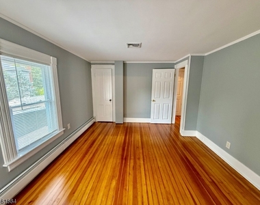 288 Greenwood Ave - Photo Thumbnail 11