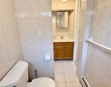288 Greenwood Ave - Photo Thumbnail 6