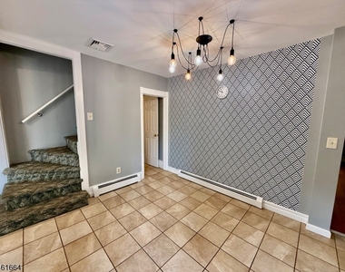 288 Greenwood Ave - Photo Thumbnail 13