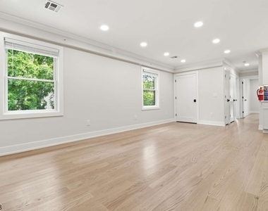 134 Snyder Ave - Photo Thumbnail 4