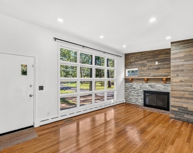 879 Vosseller Ave - Photo Thumbnail 6