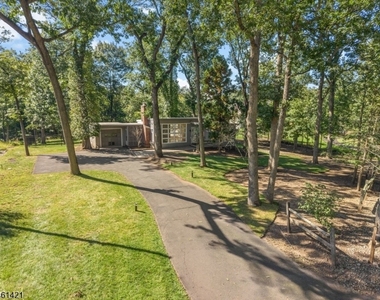 879 Vosseller Ave - Photo Thumbnail 1