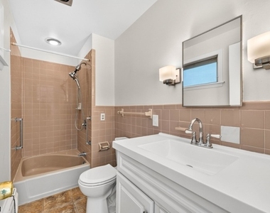 879 Vosseller Ave - Photo Thumbnail 17