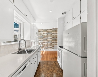 879 Vosseller Ave - Photo Thumbnail 8