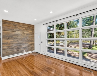 879 Vosseller Ave - Photo Thumbnail 5