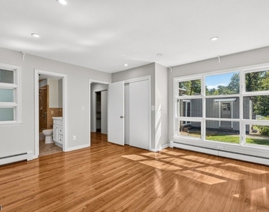 879 Vosseller Ave - Photo Thumbnail 14