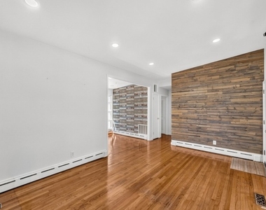 879 Vosseller Ave - Photo Thumbnail 4