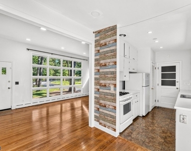 879 Vosseller Ave - Photo Thumbnail 10