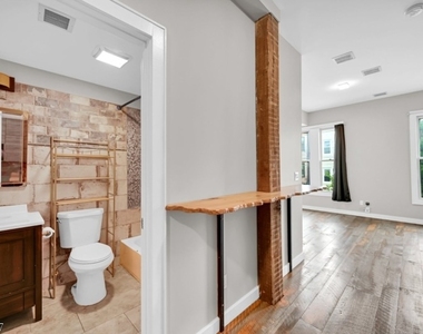 180 Spring St - Photo Thumbnail 5