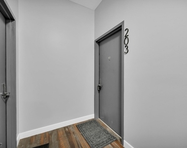 180 Spring St - Photo Thumbnail 12