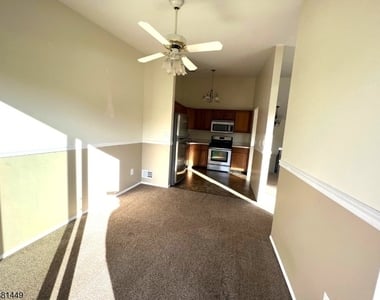 1308 Spruce Hills Dr - Photo Thumbnail 6